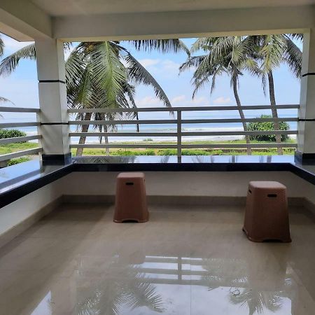 Corniche Beach Resort Mulappilangād Dış mekan fotoğraf