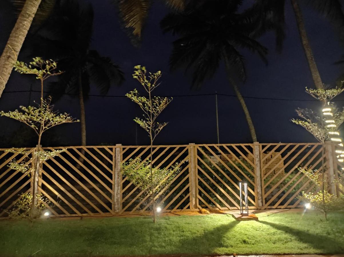 Corniche Beach Resort Mulappilangād Dış mekan fotoğraf